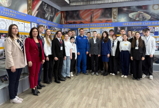 НА ПОРОГЕ НОВЫХ ДОСТИЖЕНИЙ